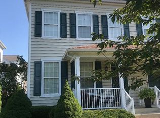 11 Woodbridge Dr, Doylestown, PA 18901