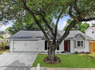 10003 Richtown Ln, Sugar Land, TX 77498