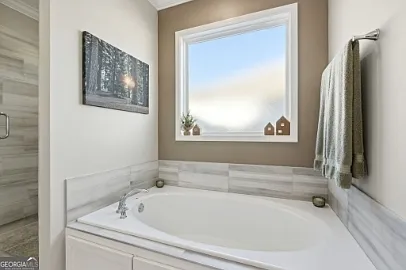 104 Pomegranate St — Photo 36