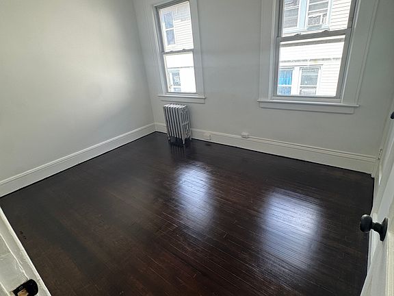 3rd image of 25 Elm St Floor 2