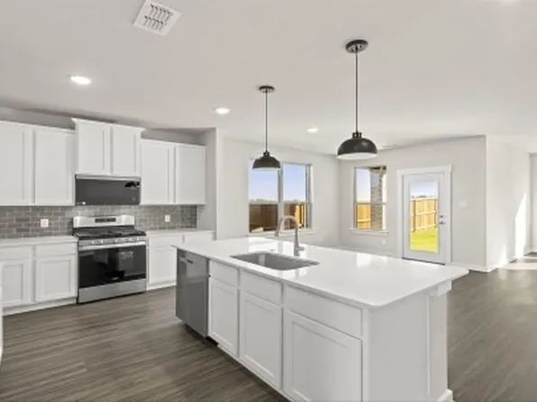 2393 Rams Horn Dr, Waxahachie, TX 75167