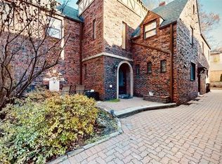 5520 Northumberland St, Pittsburgh, PA