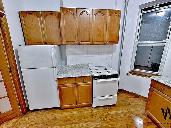 5th image of 98 Saint Marks Pl APT 2B