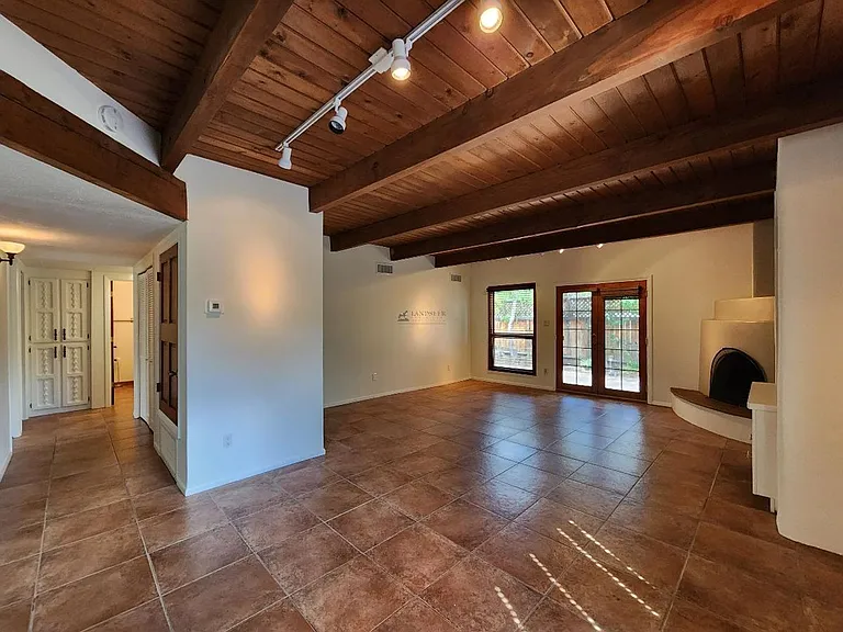 3100 Plaza Blanca — Photo 1