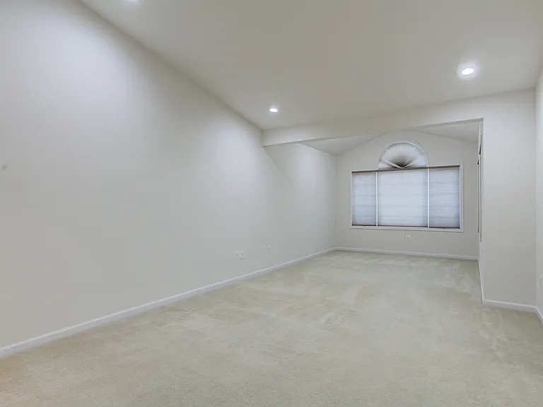 43276 Mitcham Sq — Photo 33