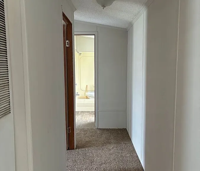 623 Mills Dr — Photo 6