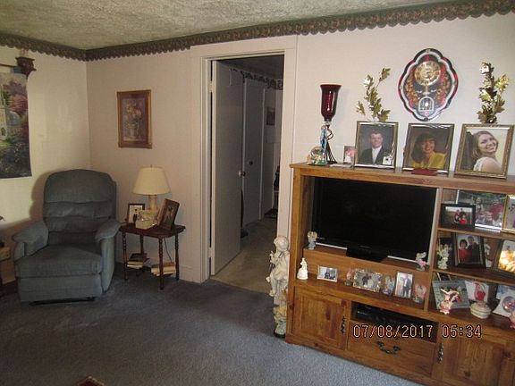 4th image of 417 College St