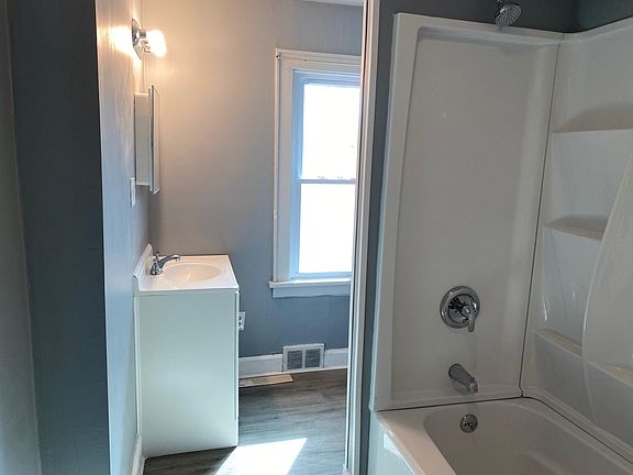 2nd image of 273 E Park Blvd
