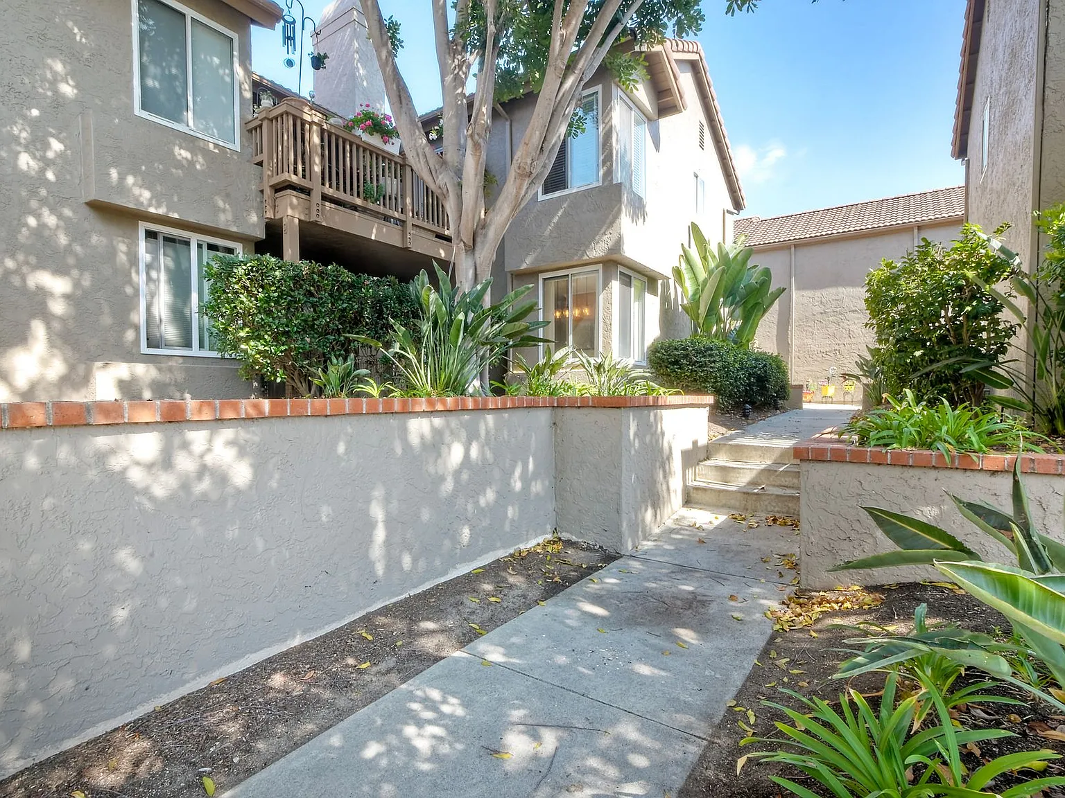 3 bed, 1242 sqft, $4,495 — Photo 3