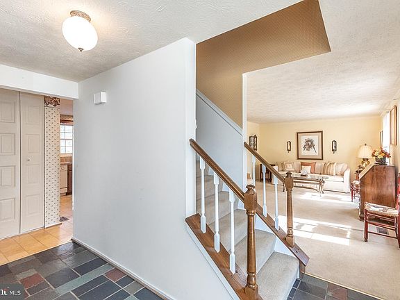 5th image of 1400 Marlow Ct