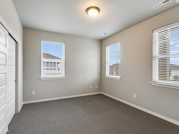 4th image of 2302 Parkview Ave