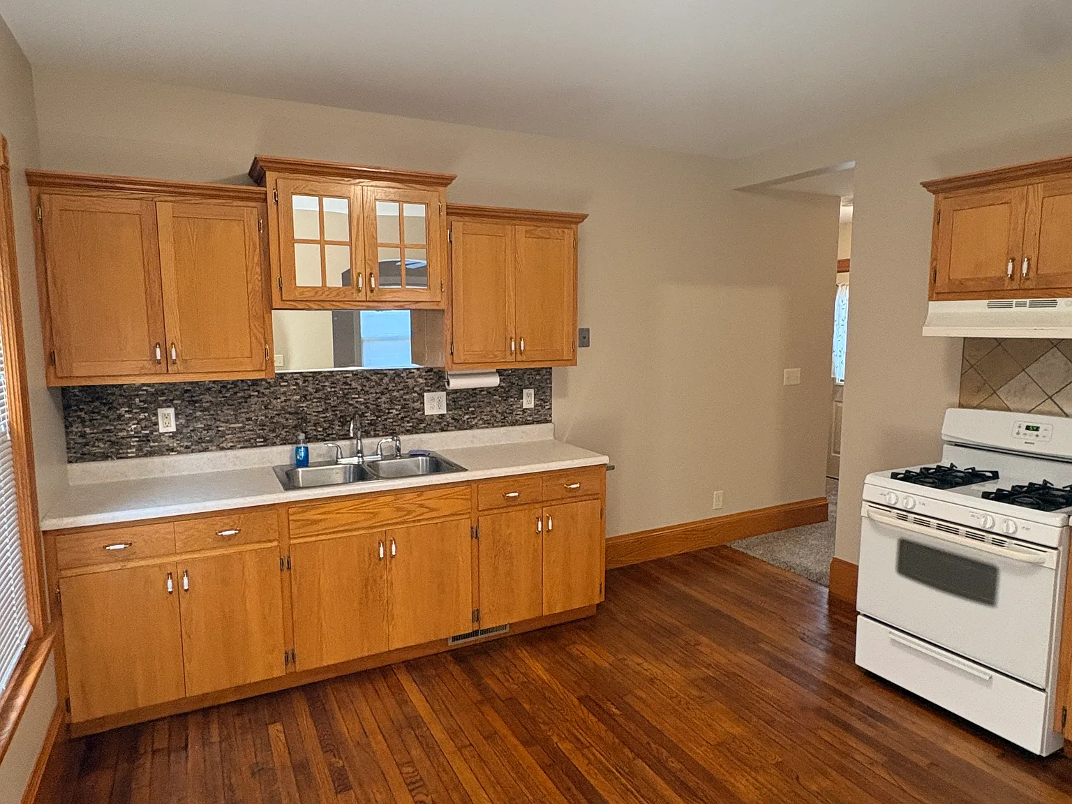 1013 Turner Ave NW — Photo 2
