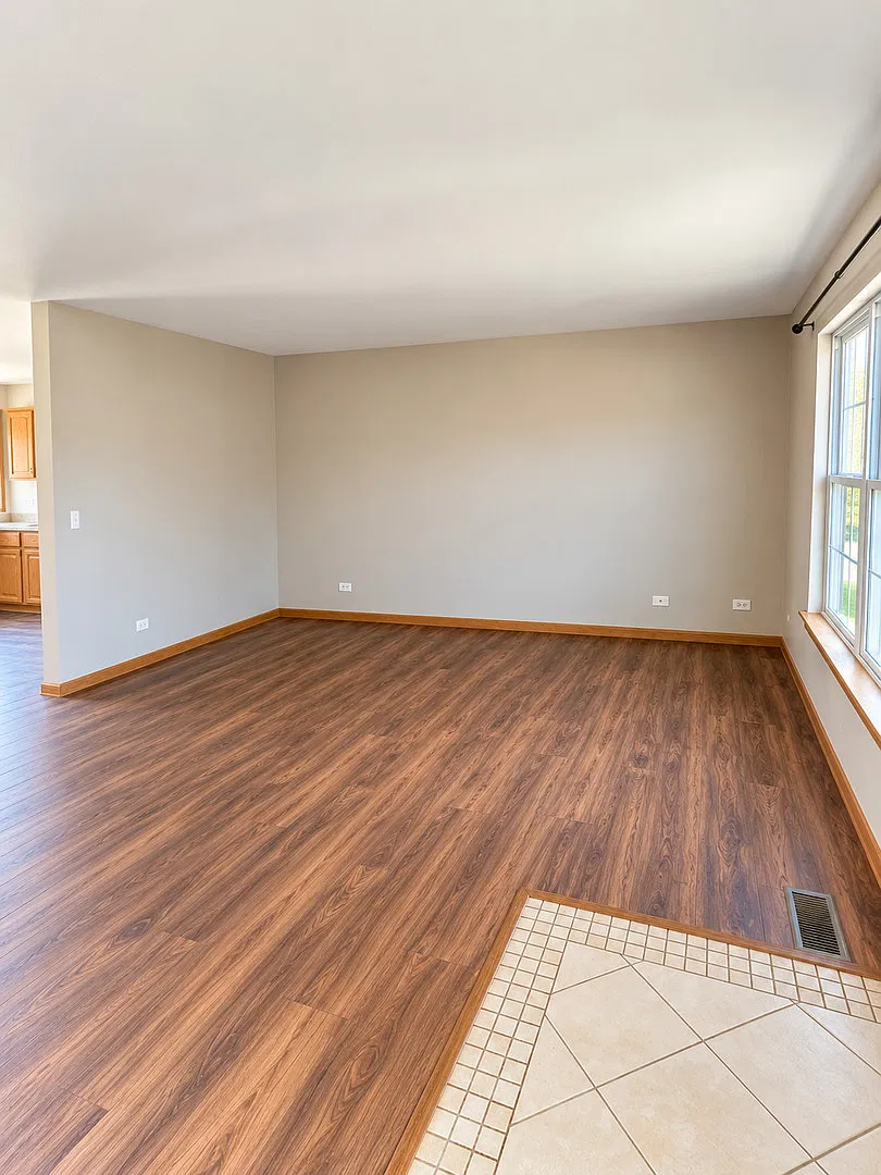 2 bed, 1.5 bath, 1025 sqft, $2,200 — Photo 3