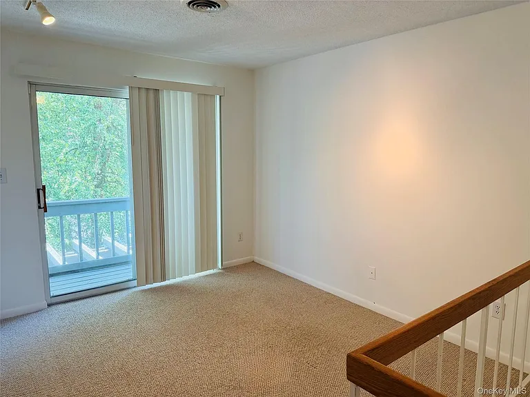 15 Pond Dr W — Photo 7