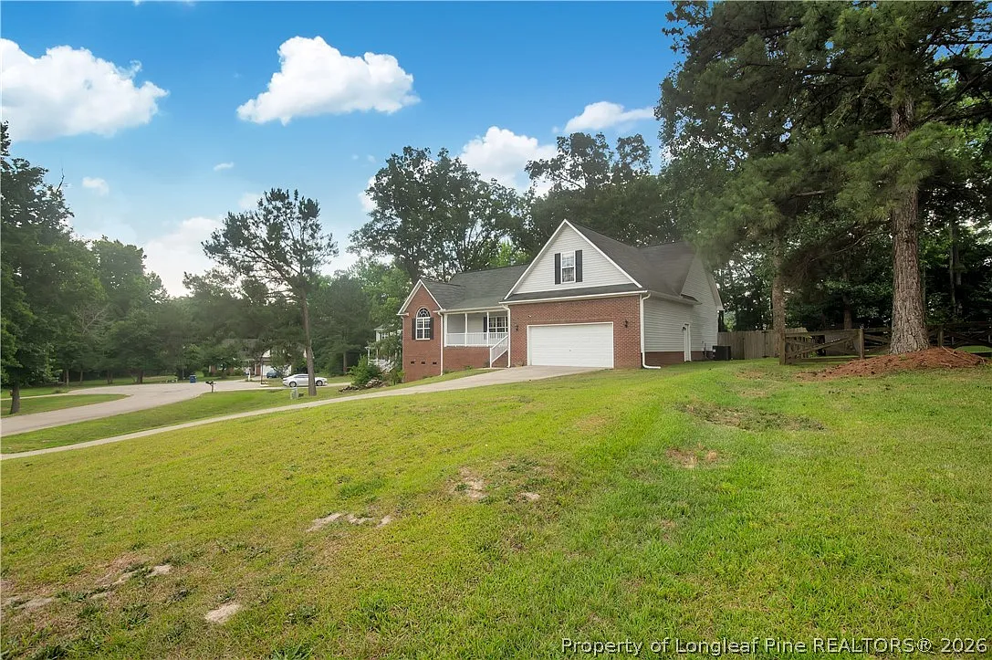 3 bed, 2.0 bath, 1941 sqft, $1,850 — Photo 3