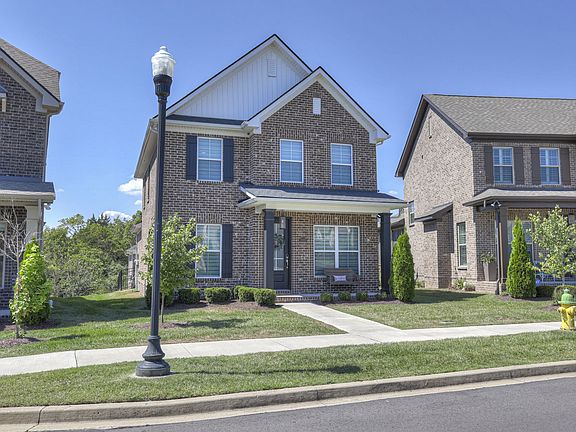 2nd image of 1030 Paddock Park Cir