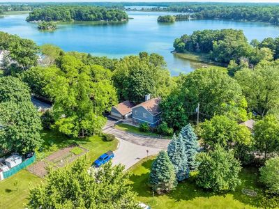 1012 North Breens Bay ROAD, Oconomowoc, WI, 53066