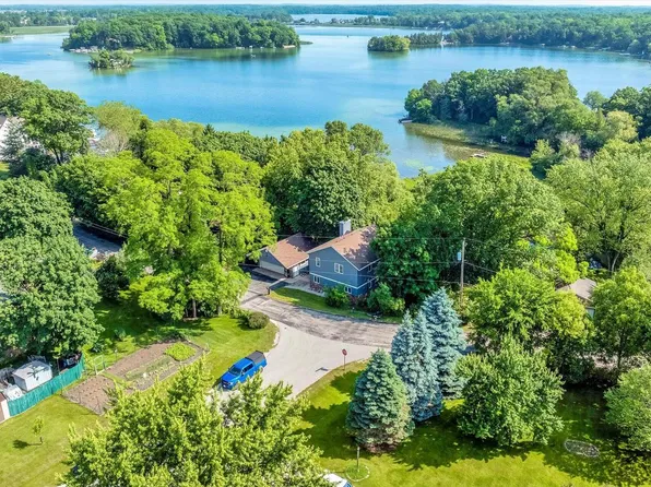 1012 North Breens Bay ROAD, Summit, WI 53066
