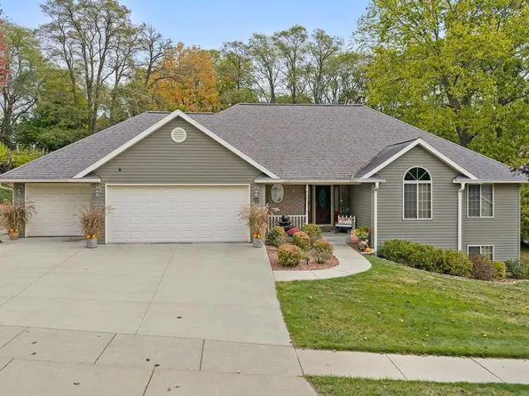 2100 Sunset Drive, Reedsburg, WI 53959