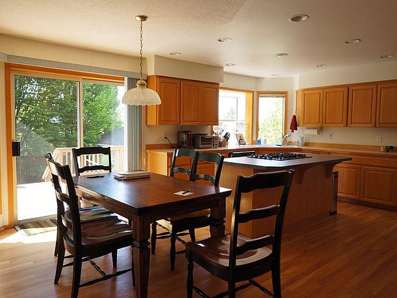 3rd image of 17301 SE Fisher Dr