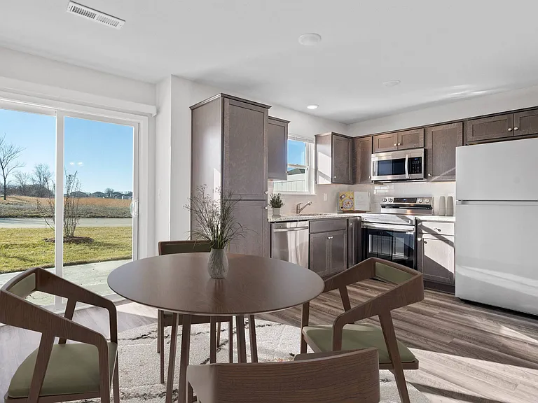Oak Woods Townhomes — Photo 29
