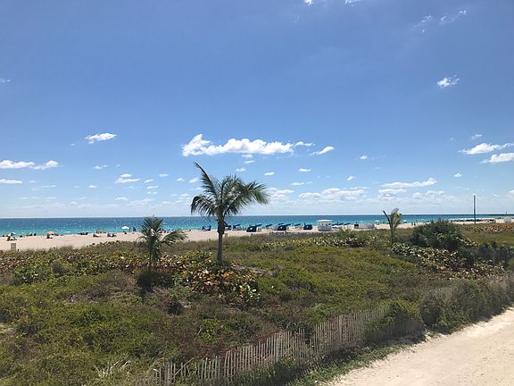 4th image of 465 Ocean Dr APT 426
