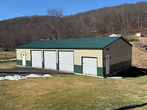 3rd image of 383 Creasey Rd