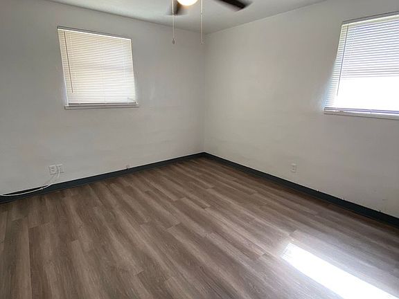 3rd image of 3511 Shirley Dr