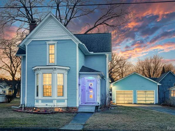 314 S Clinton St, Stockbridge, MI 49285