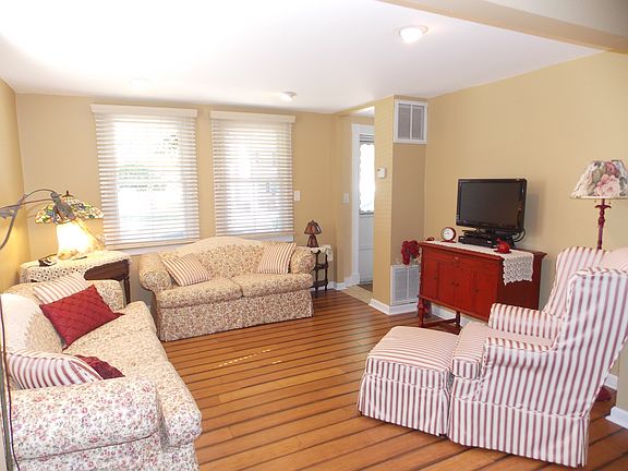 2nd image of 43 Greenwood Ave