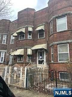 1st image of 114 S 11th St