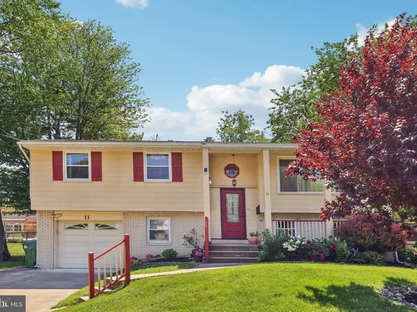 11 Knollwood Dr, Cherry Hill, NJ 08002