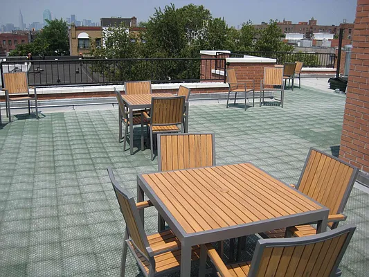 Rented by Compass | media 76