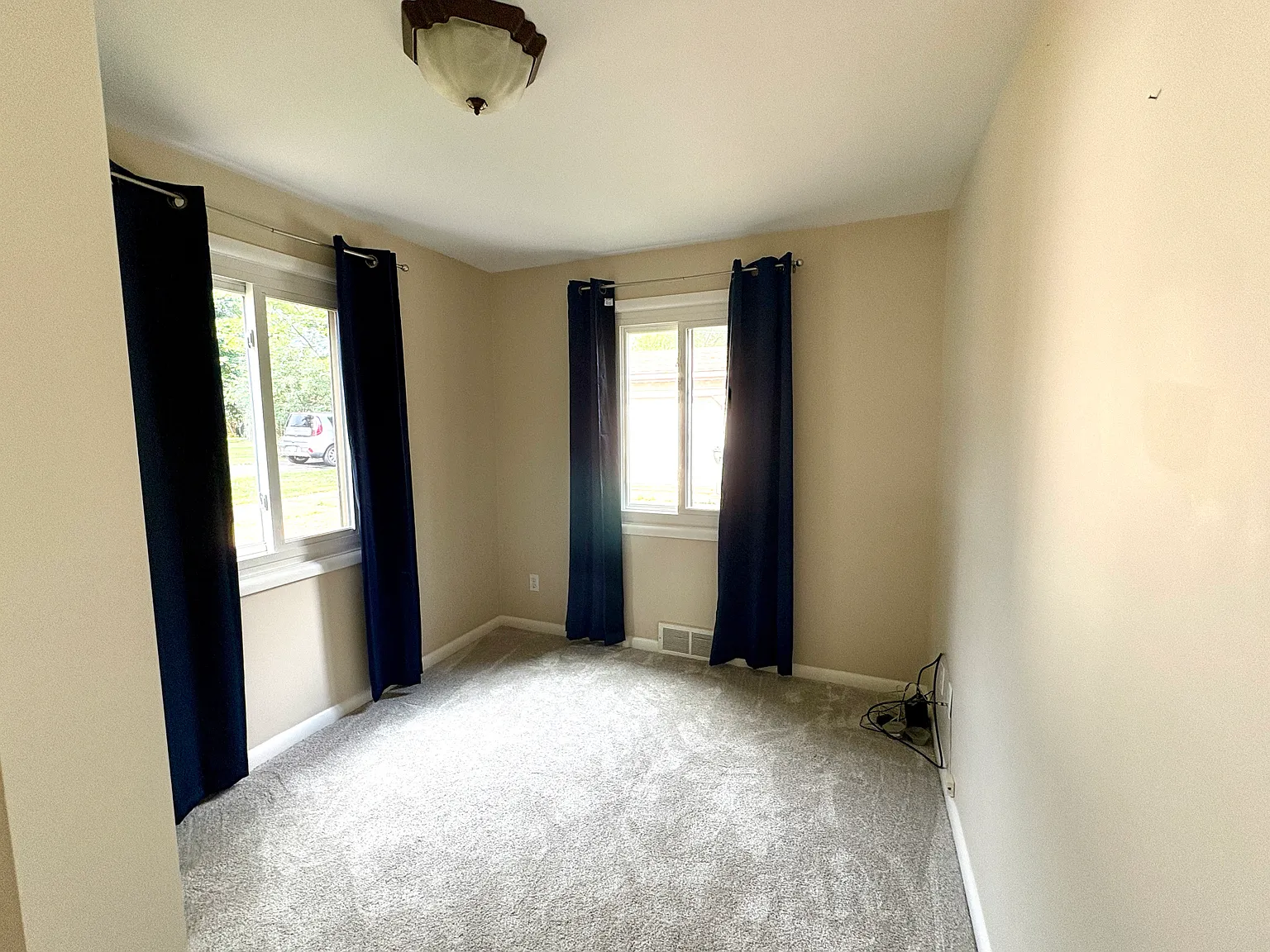 713 Highland Ave — Photo 3