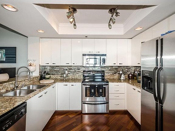 3rd image of 1520 Gulf Blvd APT 1605
