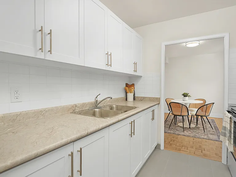 1137 Royal York Rd #1 BD — Photo 7