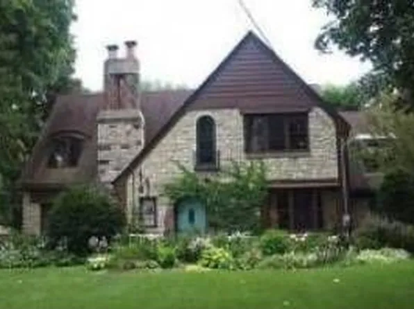1308 Halsted Rd, Rockford, IL 61103