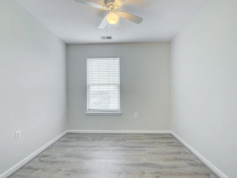 424 Ginkgo Ter NE — Photo 10