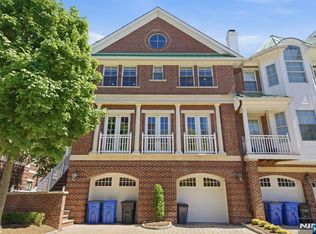 900 Heights Ln, Tenafly, NJ 07670