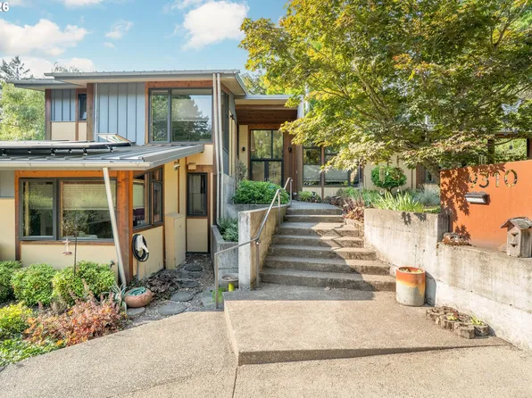 9310 SW 8th Dr, Portland, OR 97219