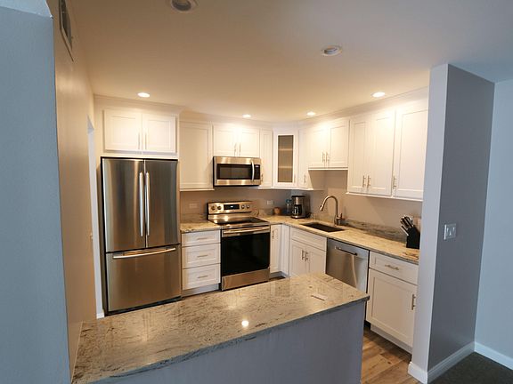3rd image of 3614 Lakeshore Dr