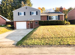 216 Connecticut Dr, Lower Burrell, PA
