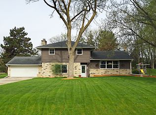 708 Maple Way North, Waukesha, WI 53188