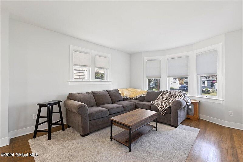 5th image of 625 Charles Street