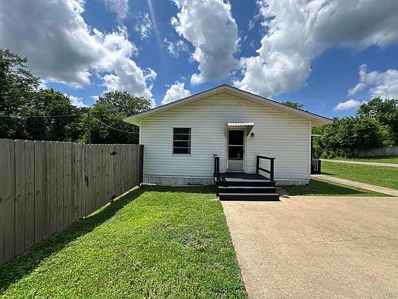4th image of 323 Twyman St