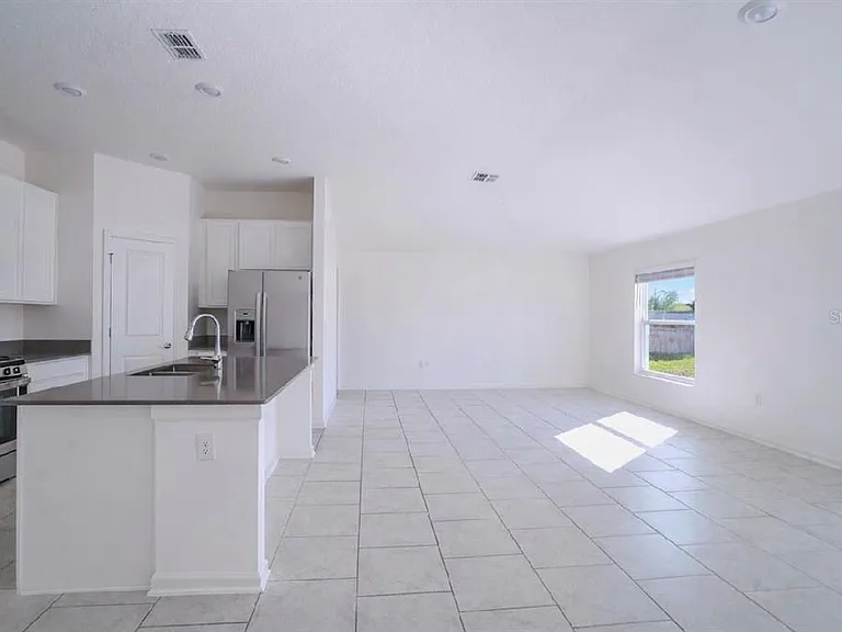 9347 Revere Ave — Photo 8