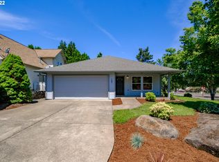 107 Sweden Cir, Silverton, OR