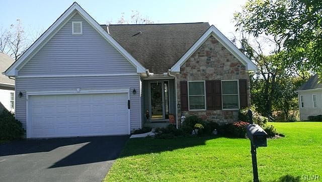 1st image of 112 Glenmoor Cir