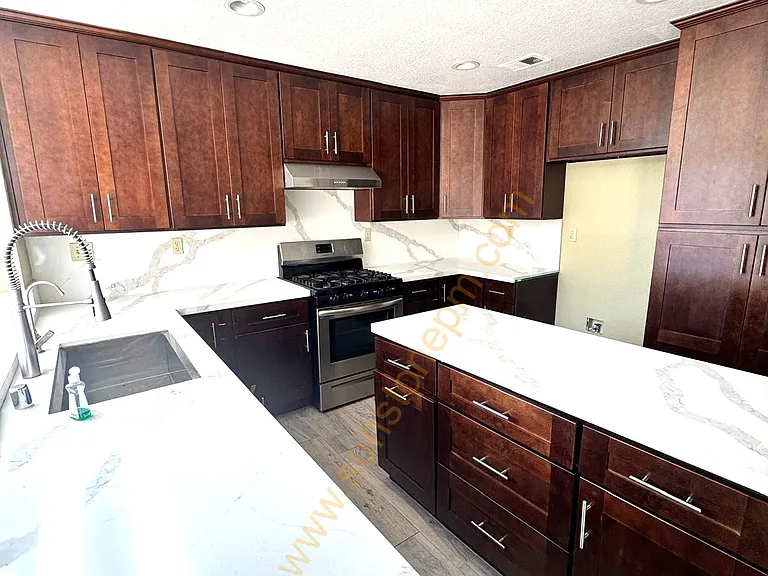 2180 Hedgerow Ln — Photo 9
