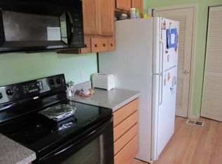 6129 Middlerose Cir, Louisville, KY 40272